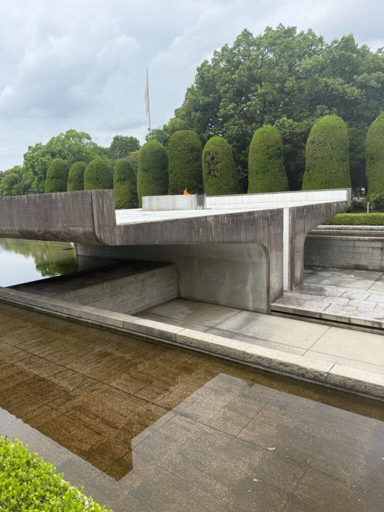 La Fiamma della Pace accesa nel Peace Memorial Park di Hiroshima