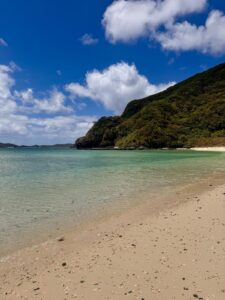 Tokashiki Island: Guida Completa a Spiagge, Tartarughe e Kerama Blue