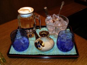 Awamori: Il Distillato di Okinawa — Come Si Beve e Dove Comprarlo