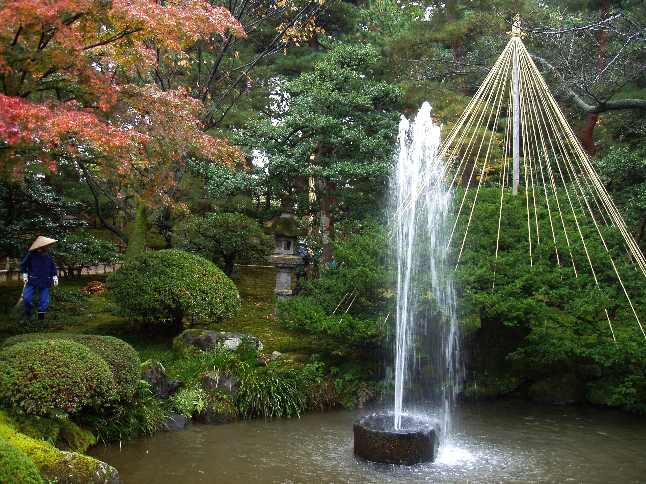 Giardino Kenrokuen a Kanazawa, uno dei tre giardini piu belli del Giappone