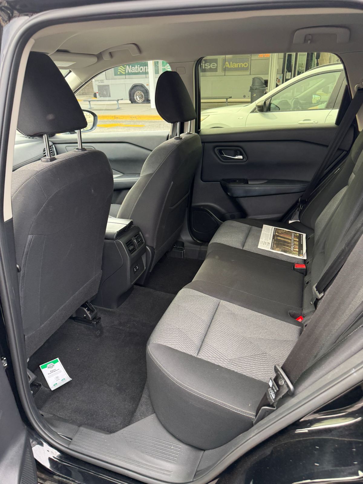 I sedili posteriori di un auto a noleggio usata per un viaggio in California