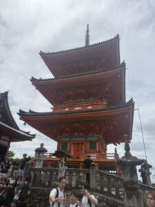 Kiyomizu-dera: il Tempio della Veranda senza Chiodi a Kyoto